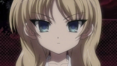 仮面の微笑 a doboz mögött maszk